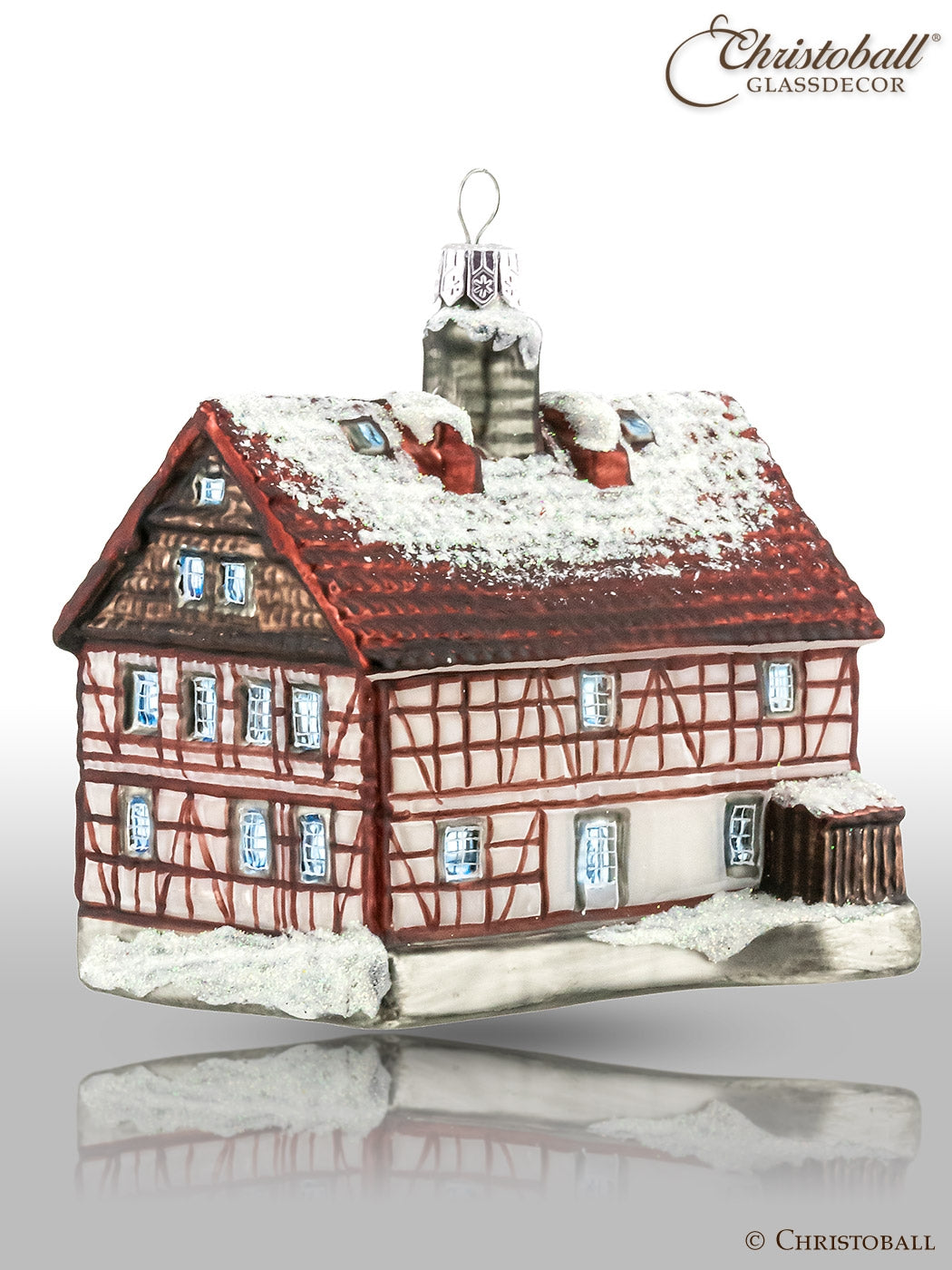 Fachwerk-Haus im Schnee